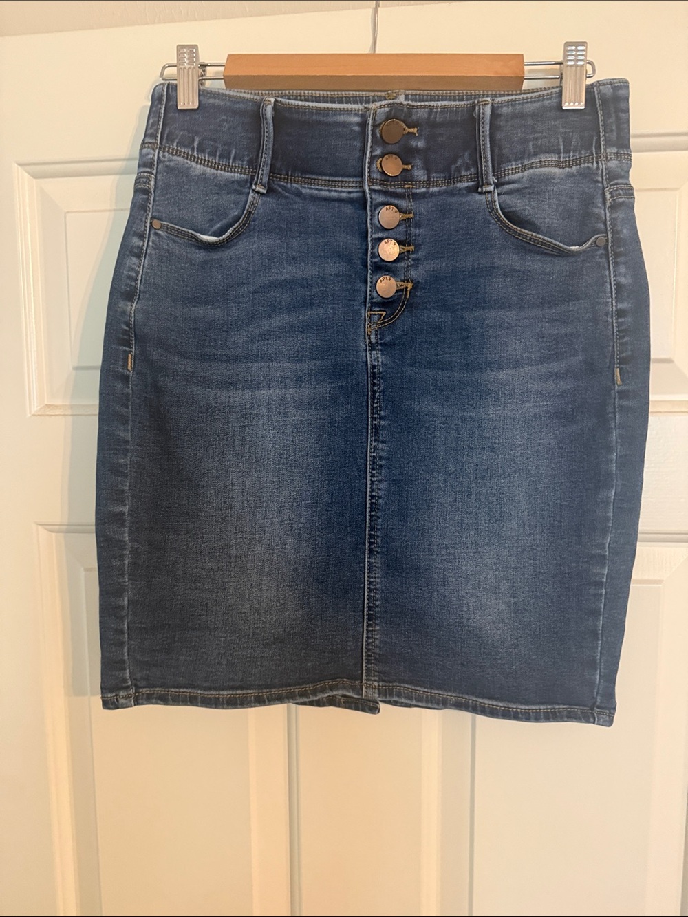 Apt. 9 Medium Blue Button-Front Denim Pencil Skirt